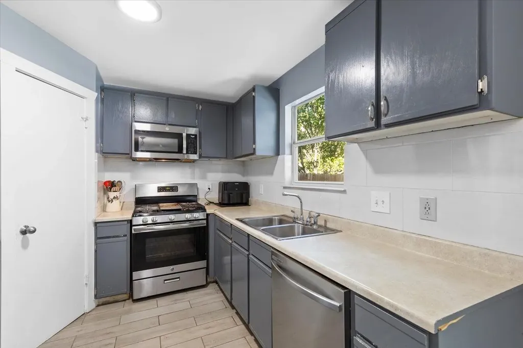 12217 Shropshire Boulevard Austin TX 78753