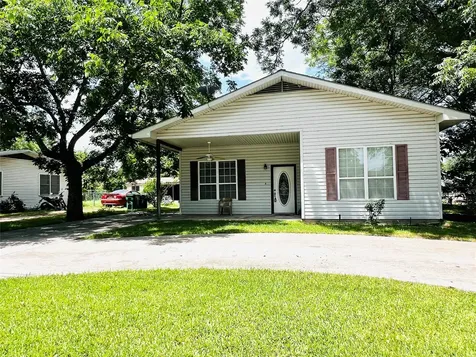 208 E 20th Street Cameron TX 76520