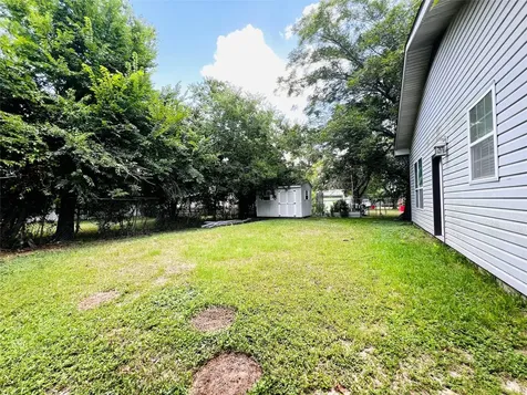 208 E 20th Street Cameron TX 76520