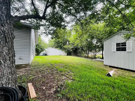 208 E 20th Street Cameron TX 76520