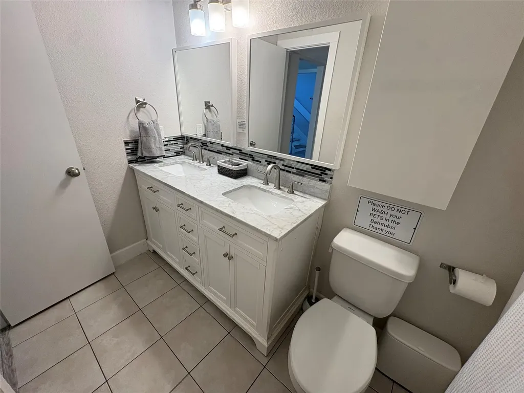 553 Demarett Drive Point Venture TX 78645