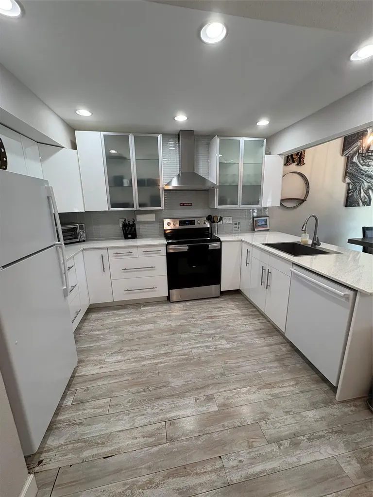 553 Demarett Drive Point Venture TX 78645