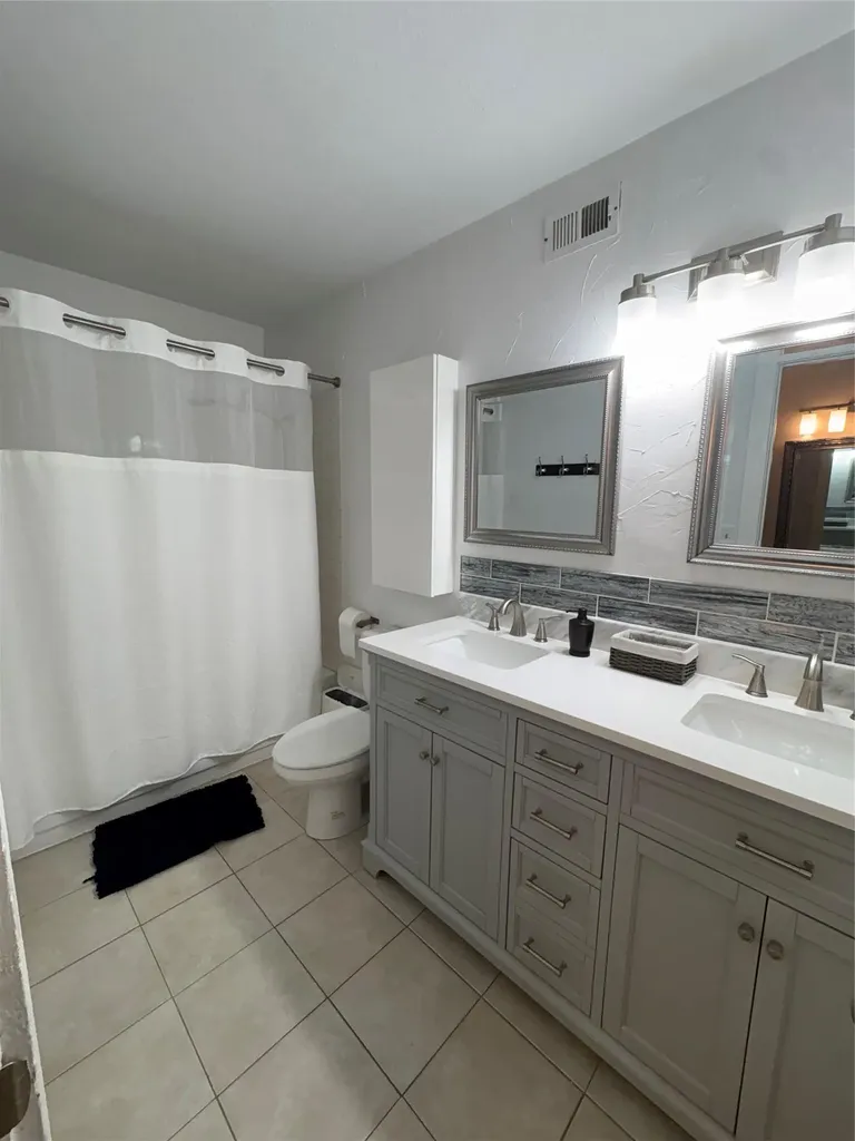 553 Demarett Drive Point Venture TX 78645