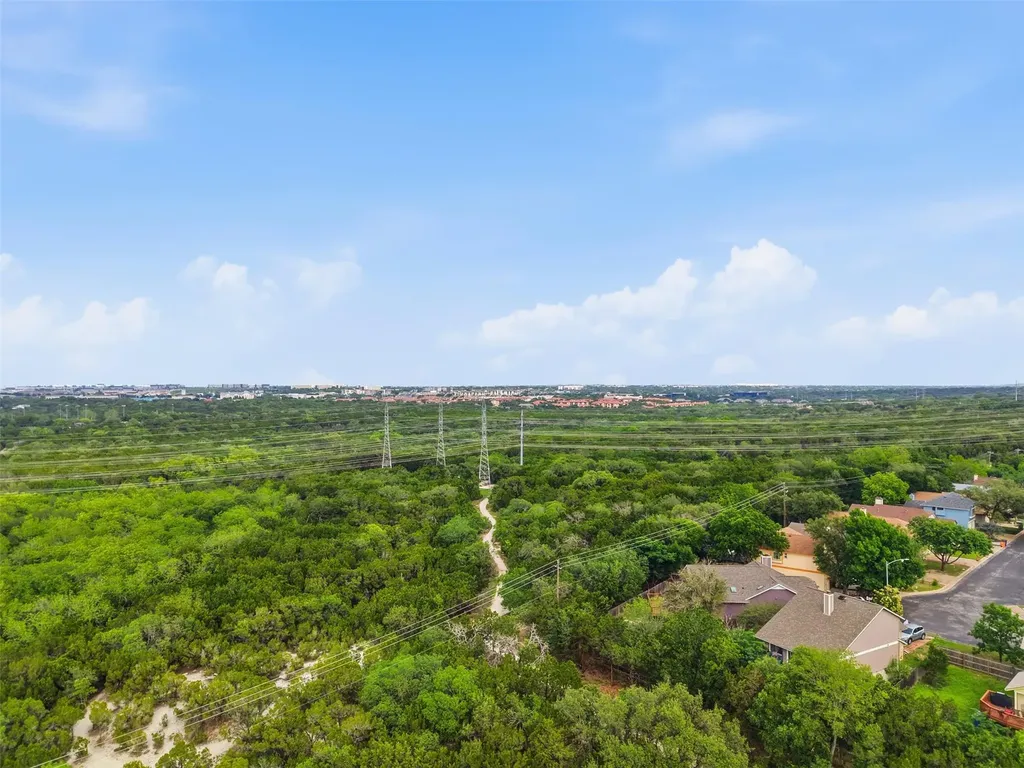 11901 Swearingen Drive Austin TX 78758