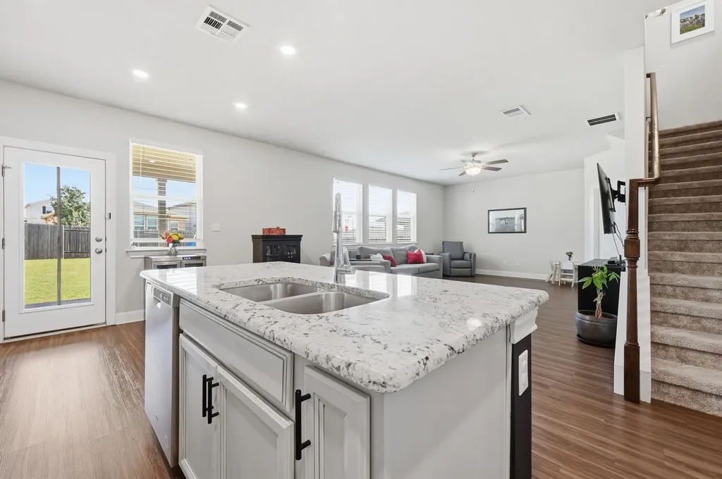 142 Dome Peak Terrace Dripping Springs TX 78620