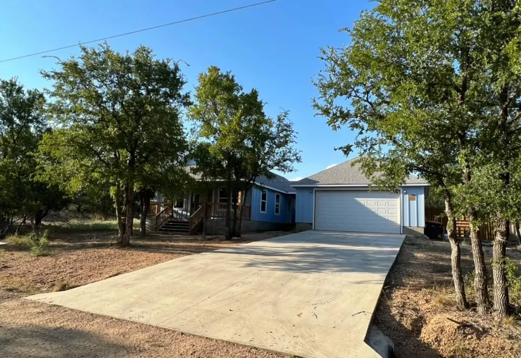 111 E Hickory Drive Granite Shoals TX 78654