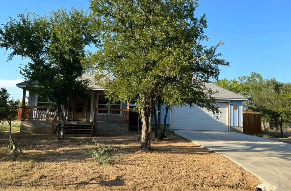 111 E Hickory Drive Granite Shoals TX 78654