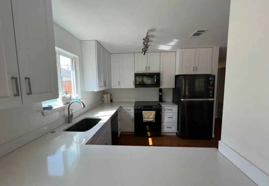 111 E Hickory Drive Granite Shoals TX 78654