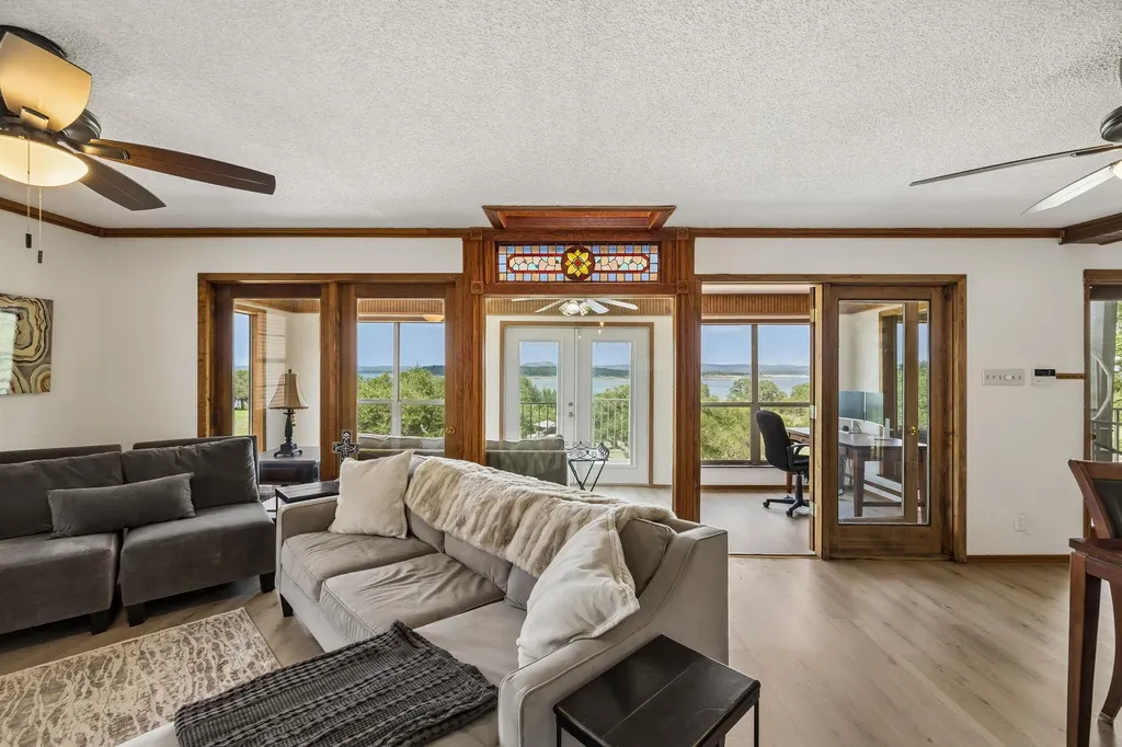 408 Edge Hill Drive Canyon Lake TX 78133