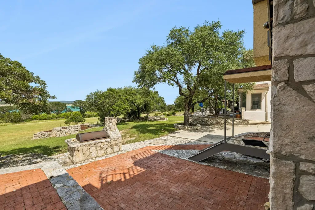 408 Edge Hill Drive Canyon Lake TX 78133