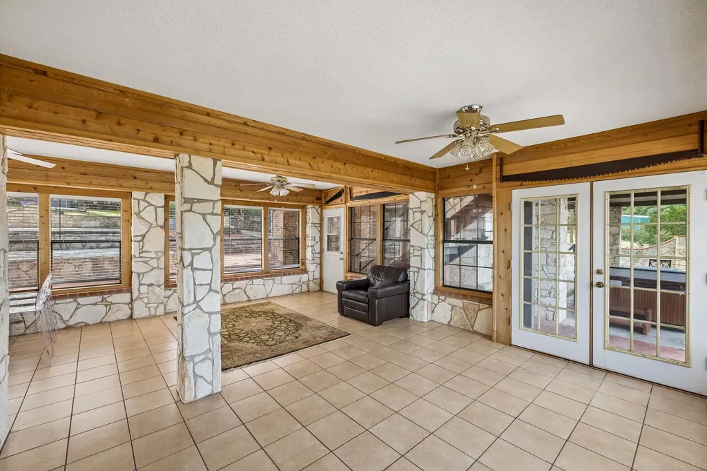 408 Edge Hill Drive Canyon Lake TX 78133