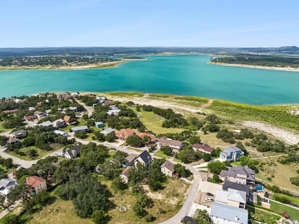 408 Edge Hill Drive Canyon Lake TX 78133