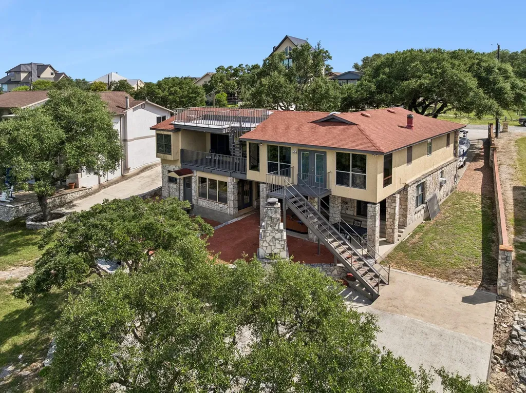 408 Edge Hill Drive Canyon Lake TX 78133