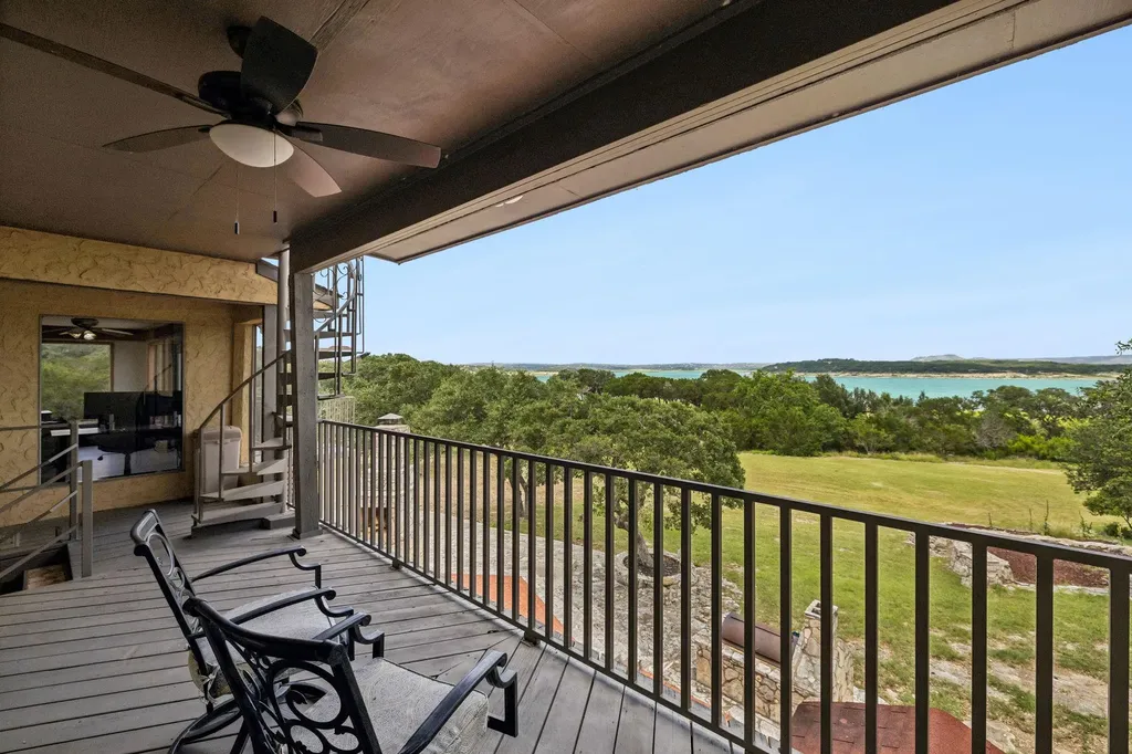 408 Edge Hill Drive Canyon Lake TX 78133