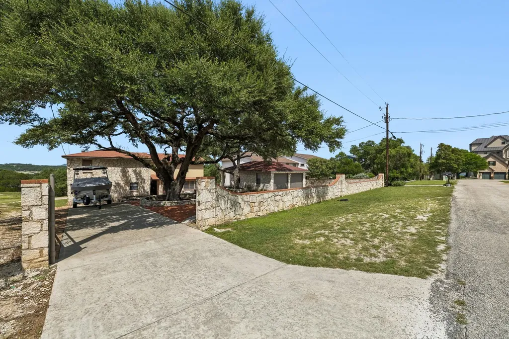 408 Edge Hill Drive Canyon Lake TX 78133