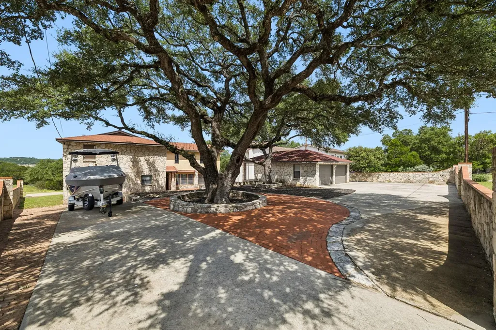 408 Edge Hill Drive Canyon Lake TX 78133