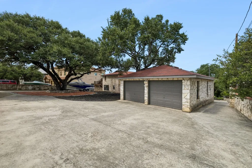 408 Edge Hill Drive Canyon Lake TX 78133