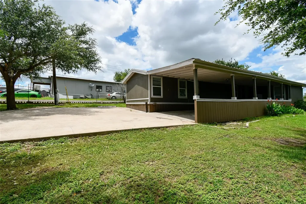 22 Niederwald Drive Kyle TX 78640