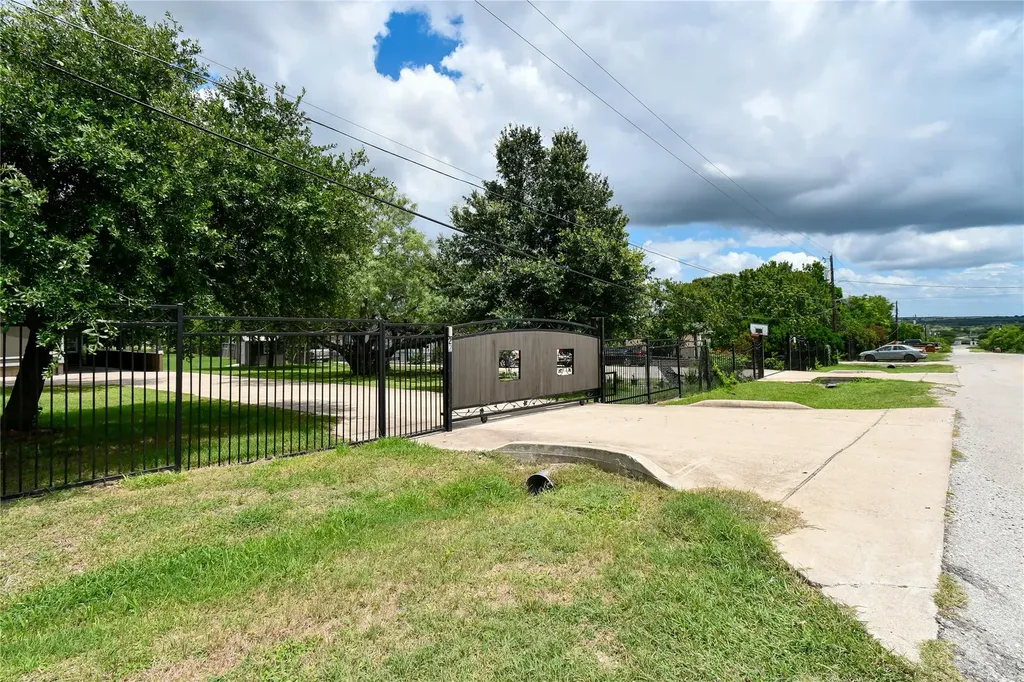 22 Niederwald Drive Kyle TX 78640