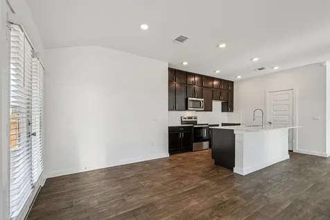 504 Elm Creek Drive Hutto TX 78634
