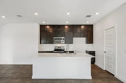 504 Elm Creek Drive Hutto TX 78634