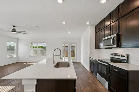 504 Elm Creek Drive Hutto TX 78634