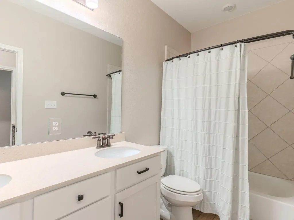 100 Kennicott Drive Kyle TX 78640