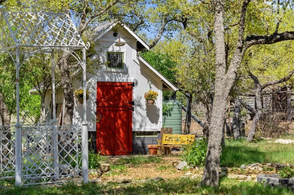 290 Sunset Ridge Dripping Springs TX 78620
