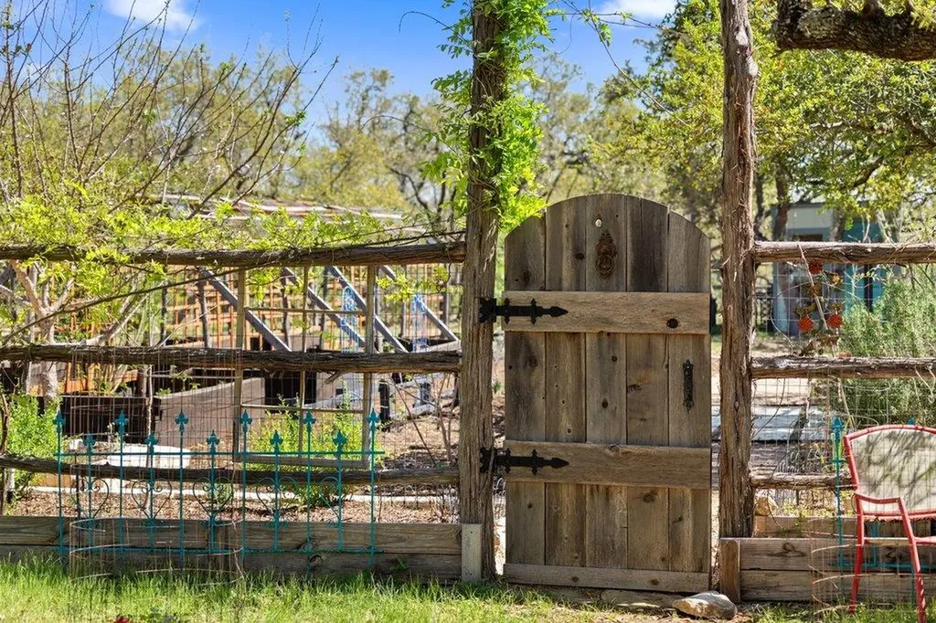 290 Sunset Ridge Dripping Springs TX 78620