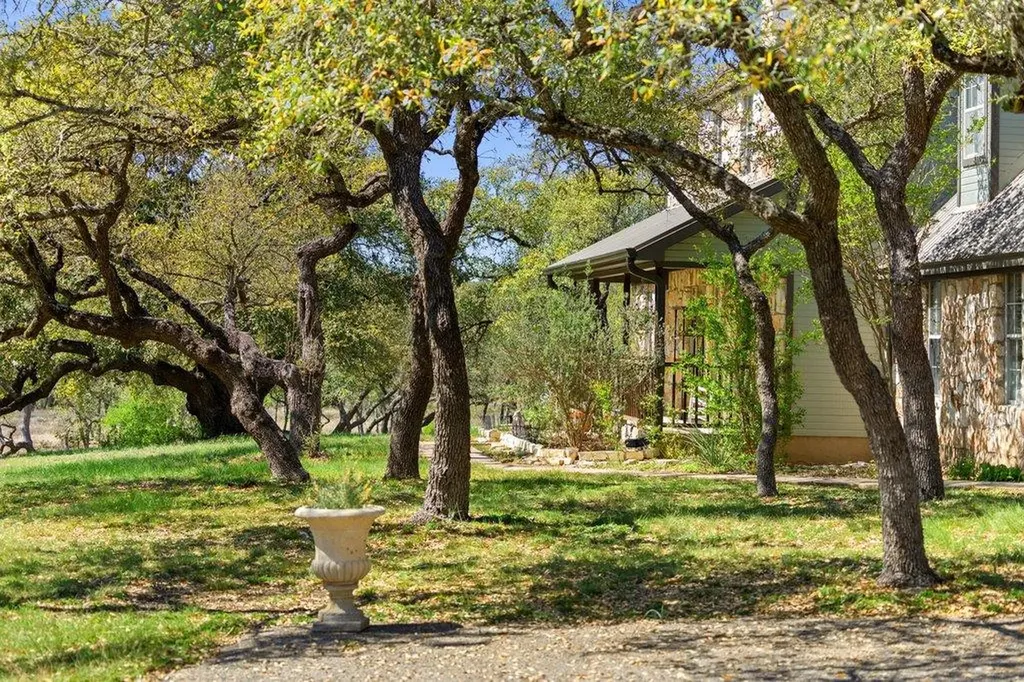 290 Sunset Ridge Dripping Springs TX 78620
