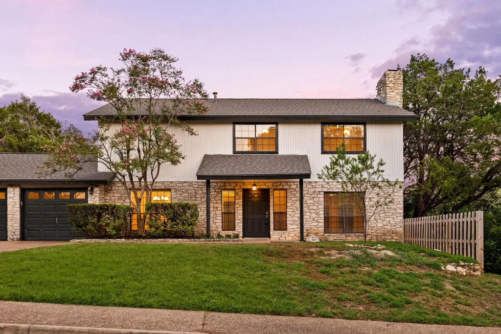 3622 Peregrine Falcon Drive Austin TX 78746