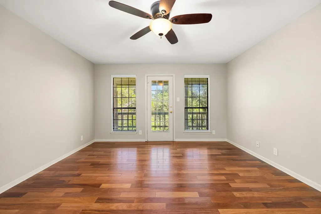 3622 Peregrine Falcon Drive Austin TX 78746