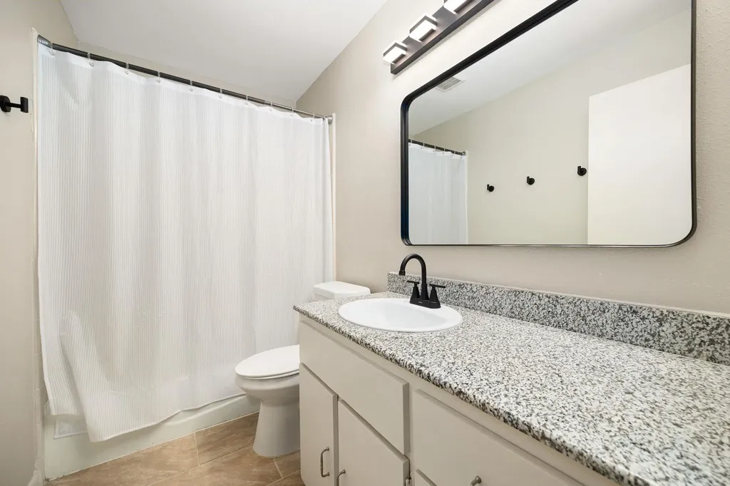 3622 Peregrine Falcon Drive Austin TX 78746