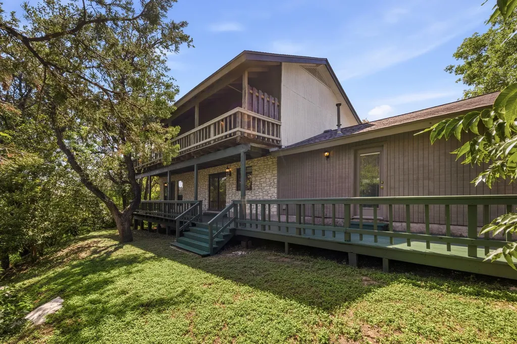 3622 Peregrine Falcon Drive Austin TX 78746