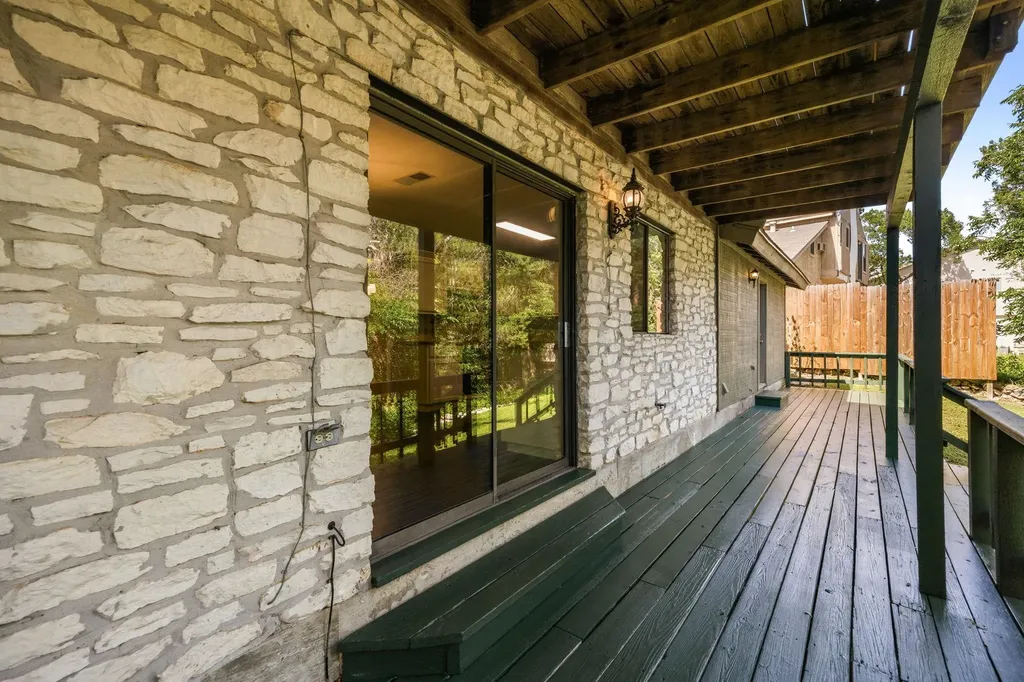 3622 Peregrine Falcon Drive Austin TX 78746