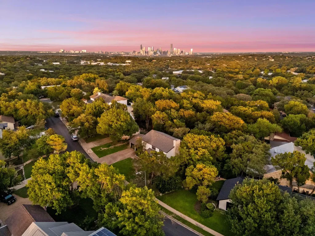 3622 Peregrine Falcon Drive Austin TX 78746