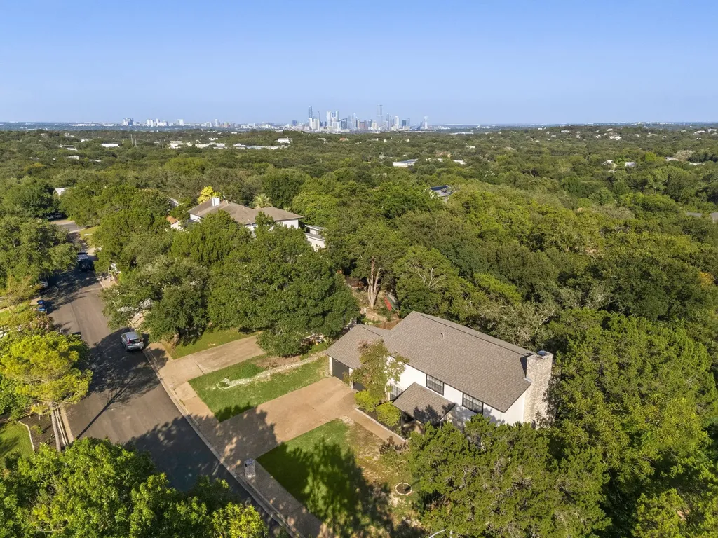 3622 Peregrine Falcon Drive Austin TX 78746