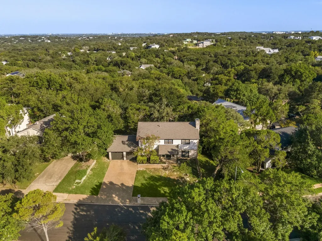3622 Peregrine Falcon Drive Austin TX 78746