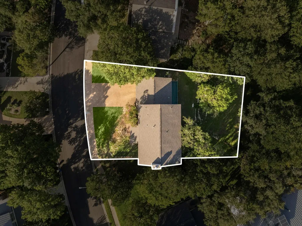 3622 Peregrine Falcon Drive Austin TX 78746