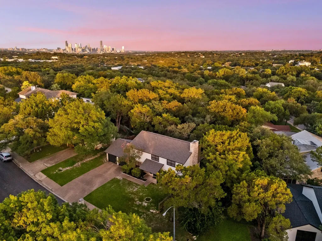 3622 Peregrine Falcon Drive Austin TX 78746