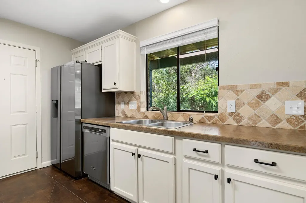 3622 Peregrine Falcon Drive Austin TX 78746