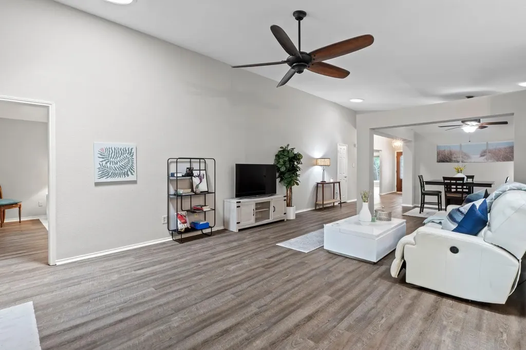 12806 Blackfoot Trail Austin TX 78729