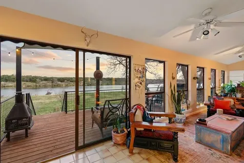 3721 Lakeview Drive Cottonwood Shores TX 78657
