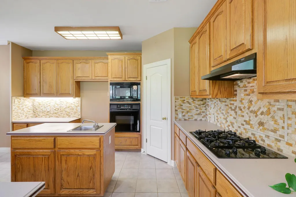 10608 Portrush Court Austin TX 78747