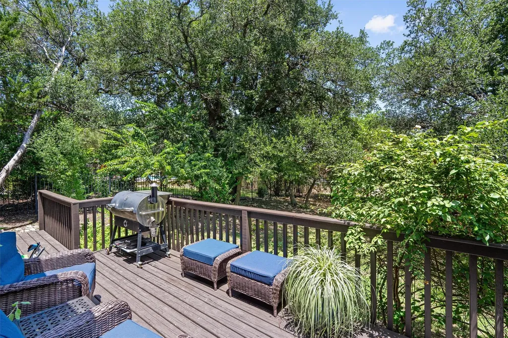 104 El Norte Court Lakeway TX 78734