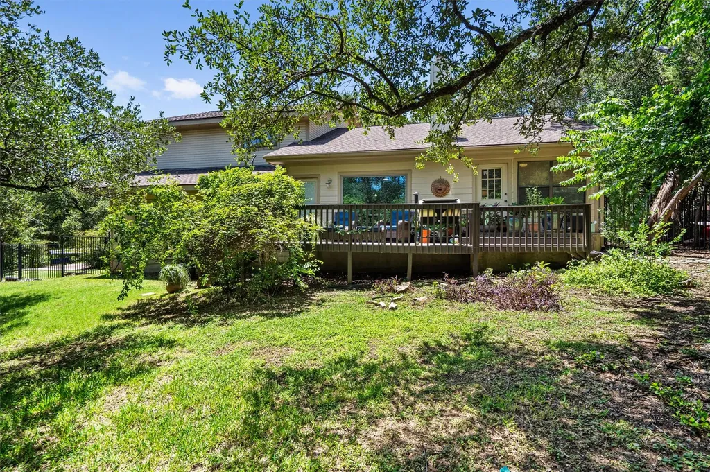 104 El Norte Court Lakeway TX 78734