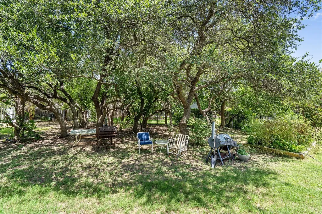 104 El Norte Court Lakeway TX 78734