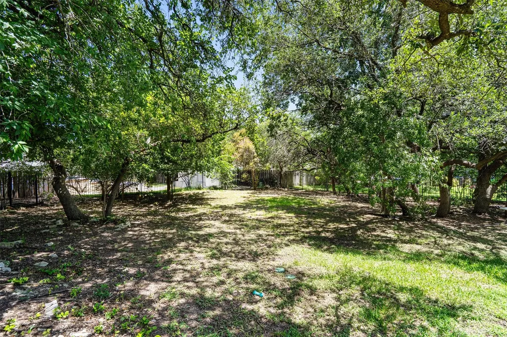 104 El Norte Court Lakeway TX 78734