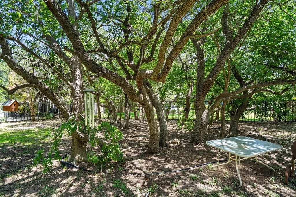 104 El Norte Court Lakeway TX 78734