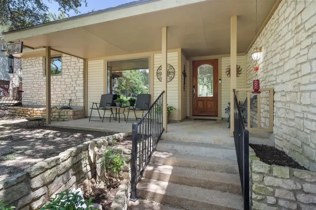 104 El Norte Court Lakeway TX 78734